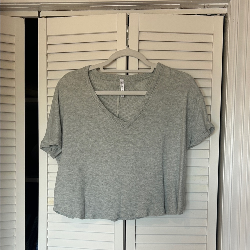 Lulu's Heather Gray V-Neck Crop Top